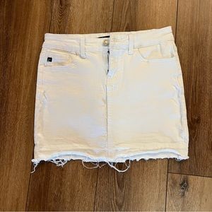 KanCan white denim skirt.